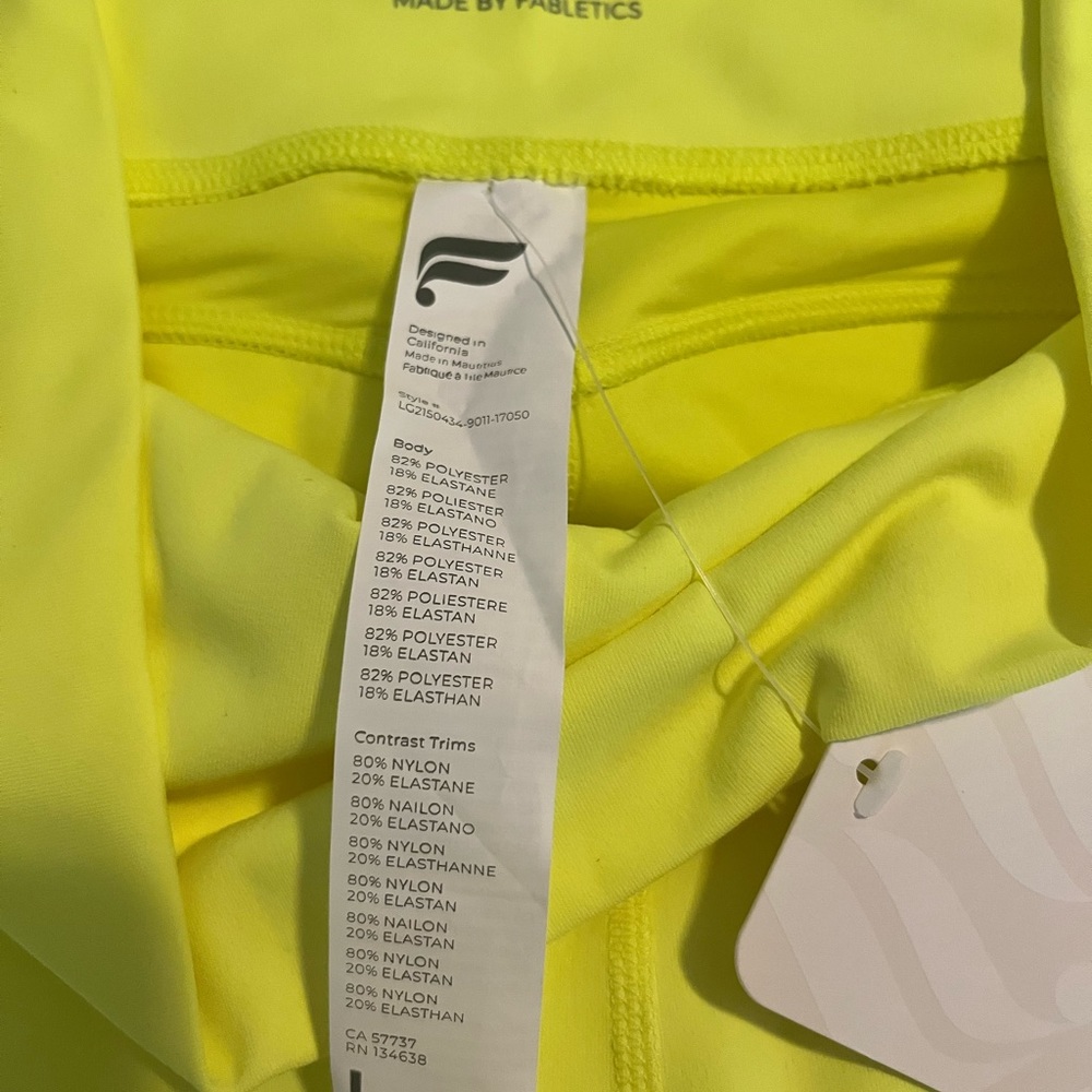 Pure luxe fabletics leggings in size large. High waisted. Never worn. - Picture 4 of 4